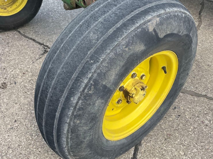 john-deere-3020-image-22