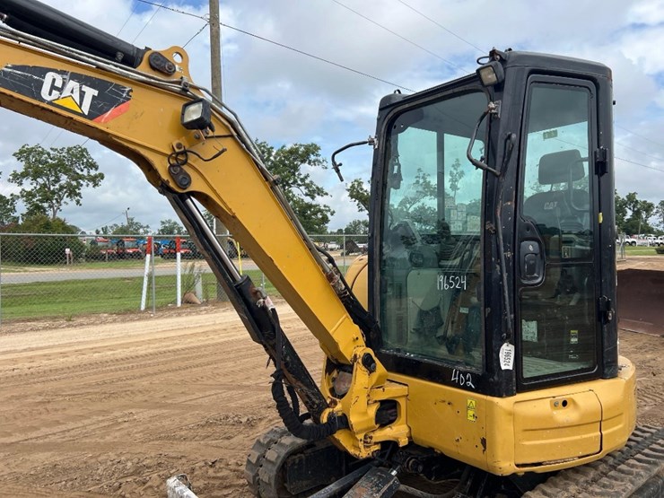 2015-caterpillar-303.5e2-cr-image-23