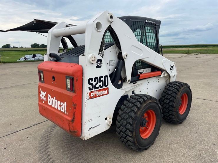 bobcat-s250-image-3