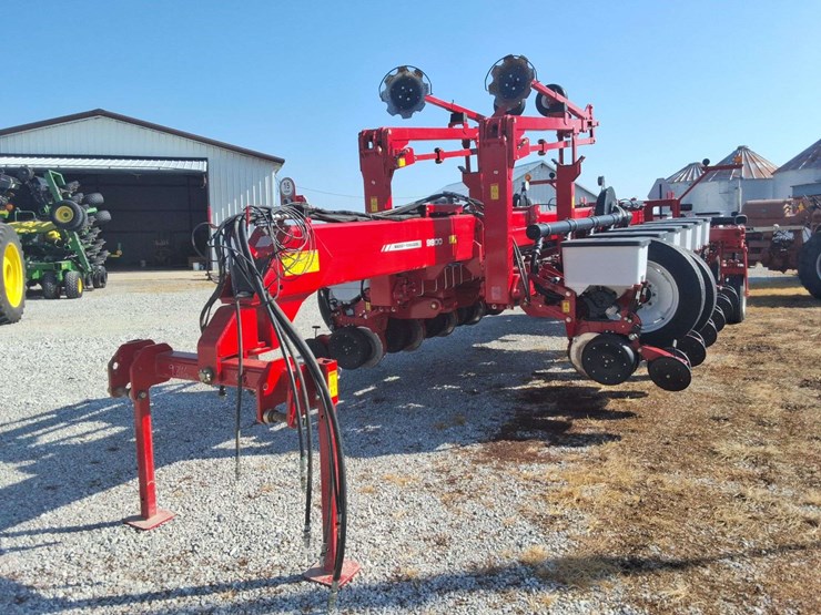 2014-massey-ferguson-9800-image-1