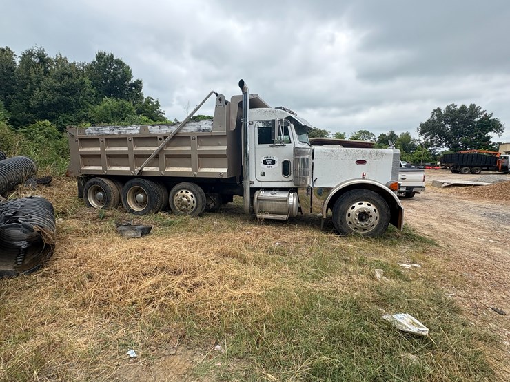 2005-peterbilt-379-image-3