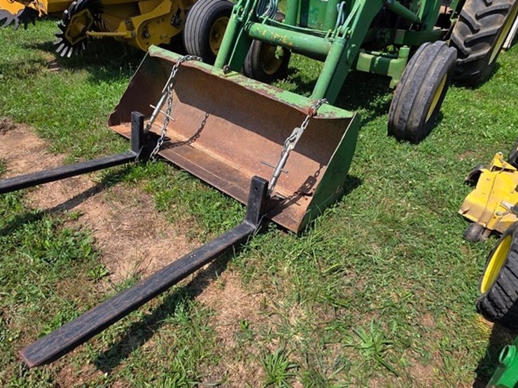 john-deere-300-image-24