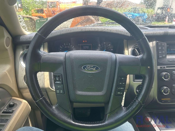 2015-ford-expedition-el-xlt-image-8