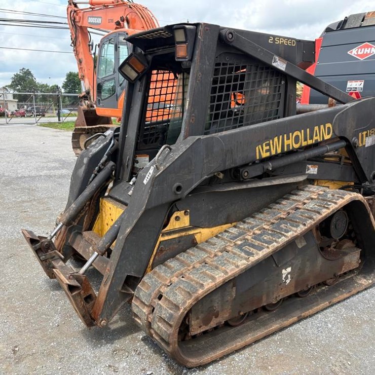 NEW HOLLAND LT185B