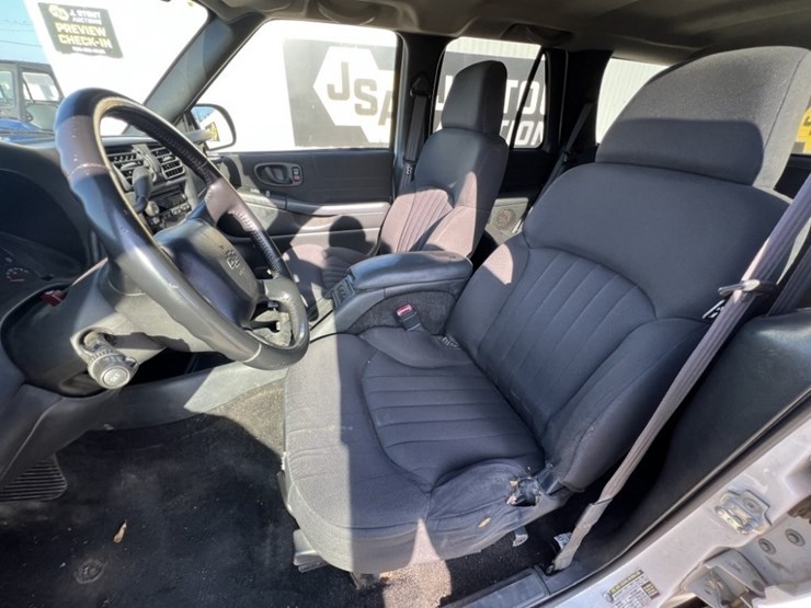 2004-chevrolet-blazer-image-26