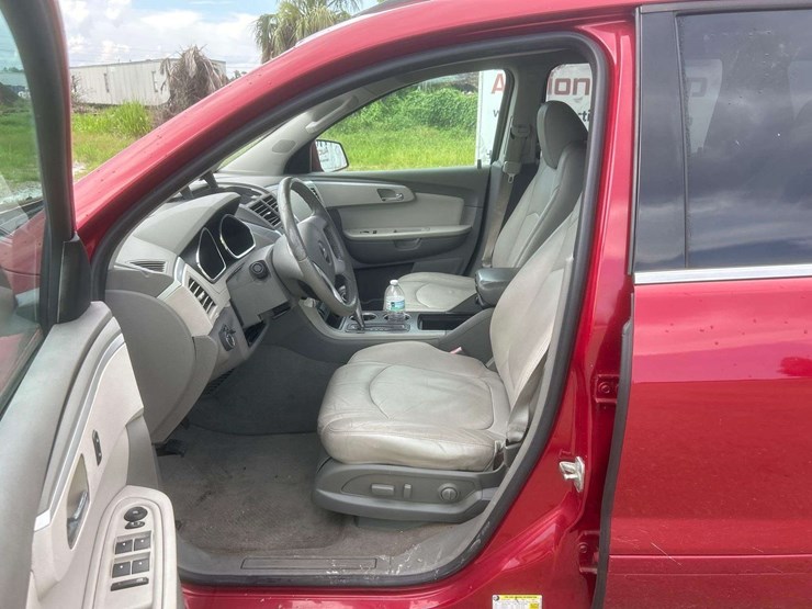 2012-chevrolet-traverse-ltz-image-11