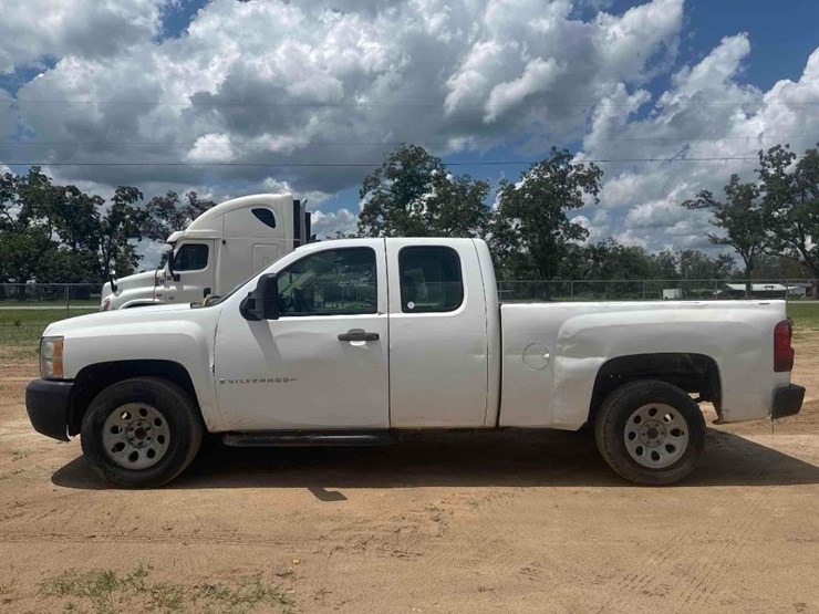 2008-chevrolet-silverado-image-1