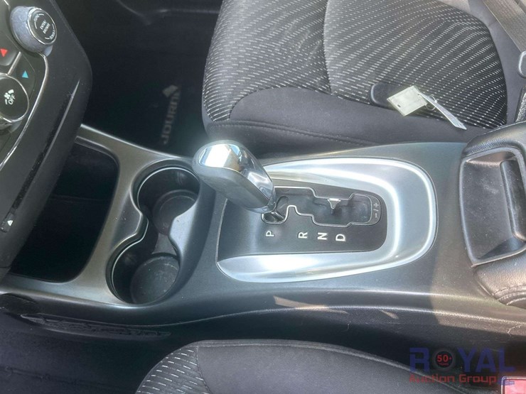 2013-dodge-journey-sxt-image-17