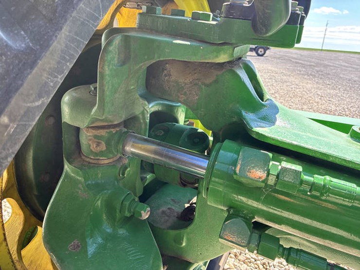 2020-john-deere-8rx-410-image-58