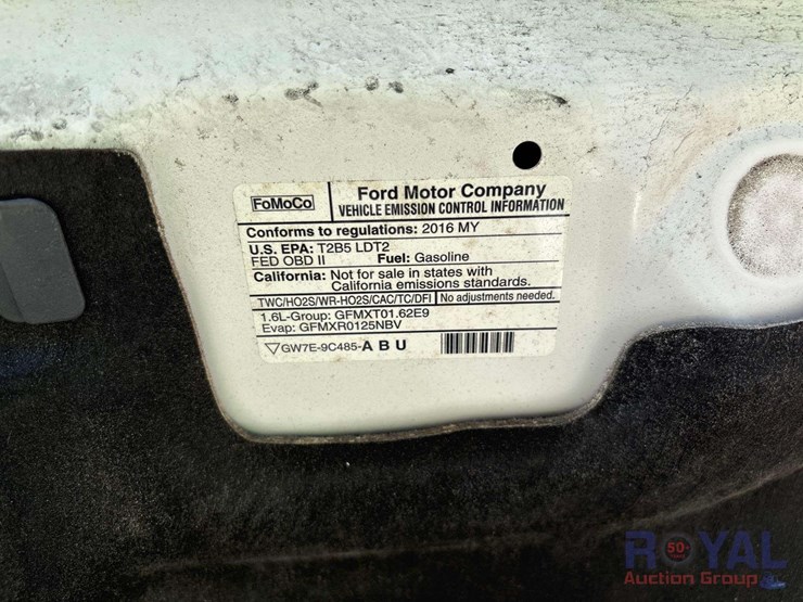 2016-ford-escape-se-image-10