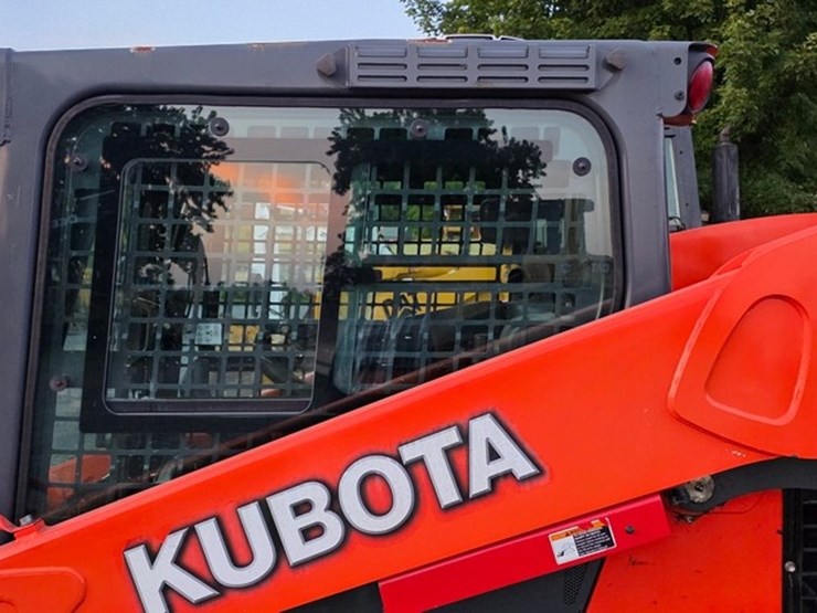 2016-kubota-ssv75-image-28
