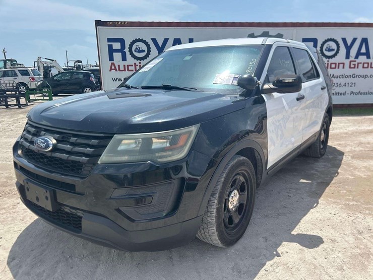 2016-ford-explorer-image-1