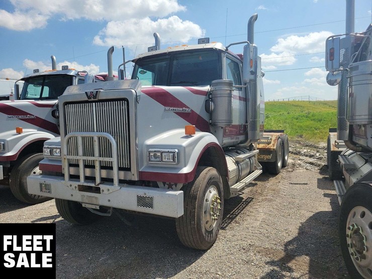 2015-western-star-4900-image-2