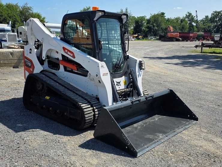 2023-bobcat-t770-image-2