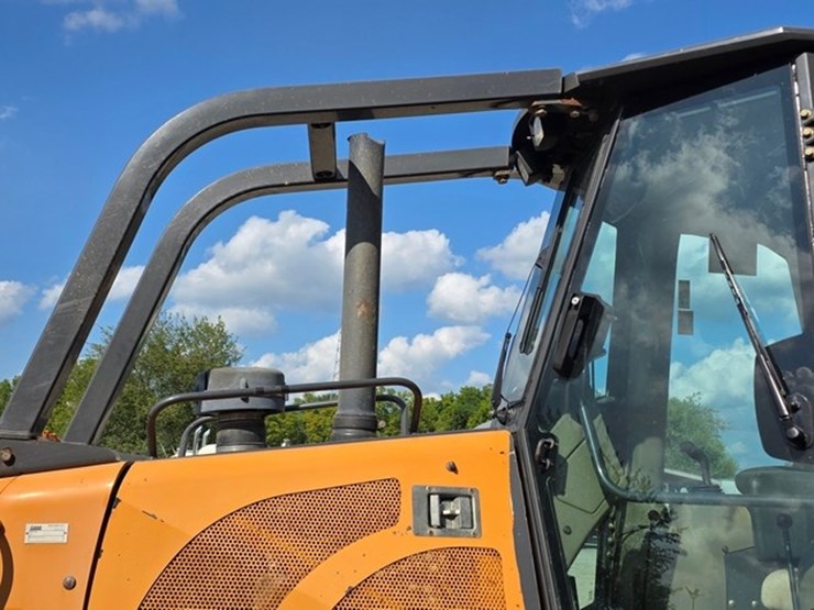 2012-case-850l-xlt-image-17