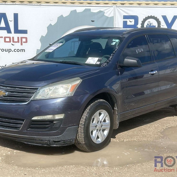 2013 CHEVROLET TRAVERSE LS