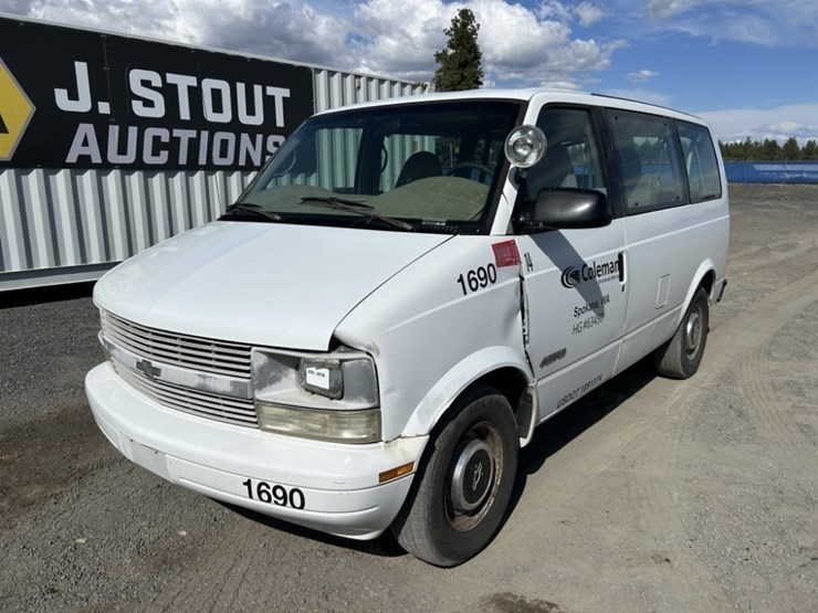 1999-chevrolet-astro-image-1