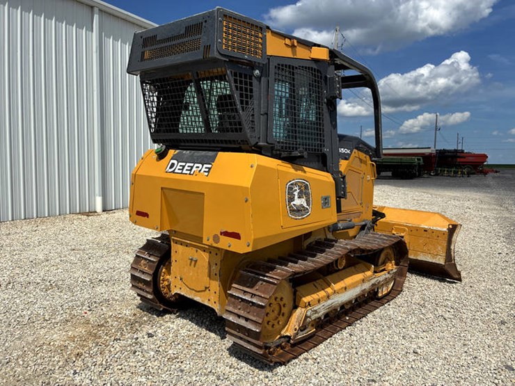 2022-john-deere-450-image-6