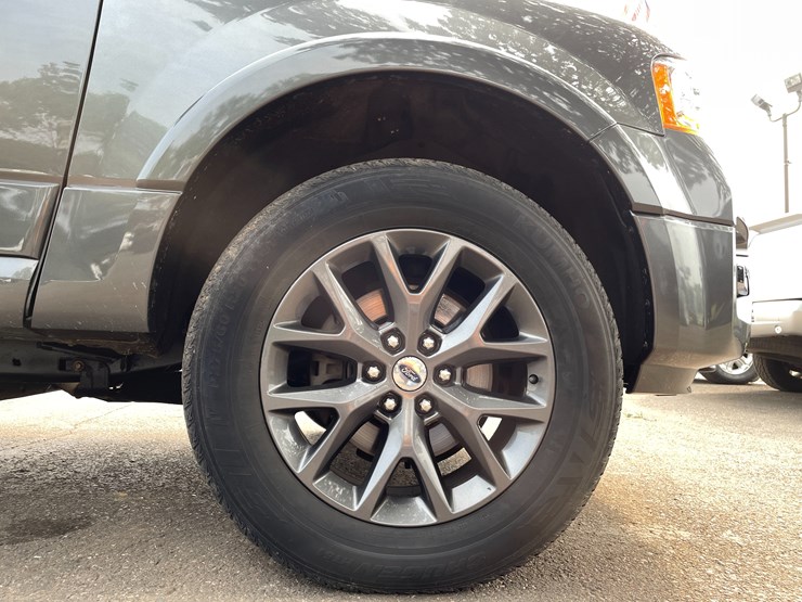 2017-ford-expedition-limited-image-31
