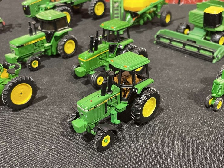 john-deere-64-image-6