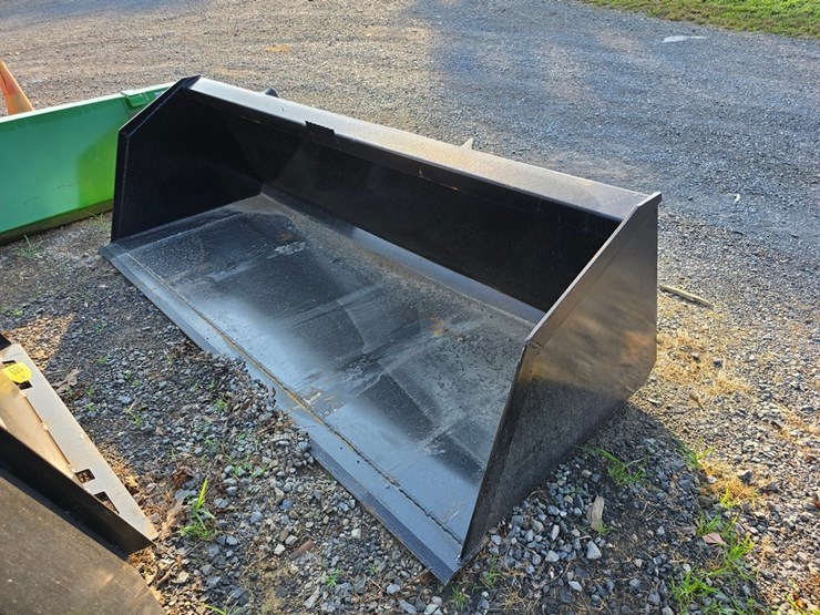 new-swict-96"-skidloader-material-bucket-image-3