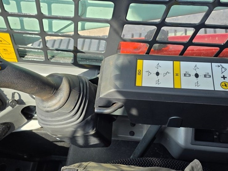 2023-bobcat-t770-image-51