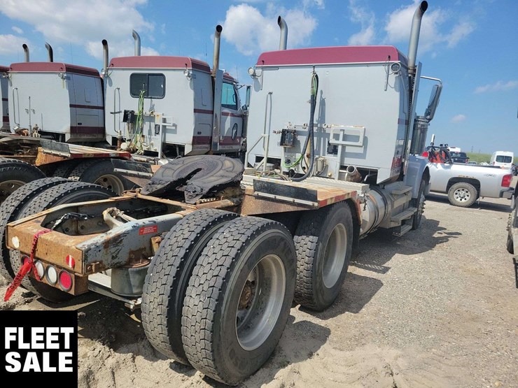 2015-western-star-4900-image-3