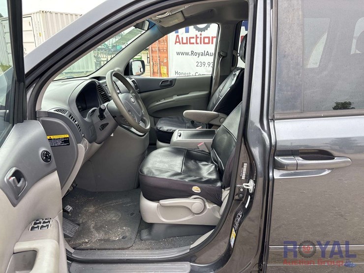 2014-kia-sedona-image-7