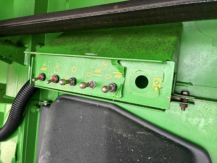 2013-john-deere-s690-image-60