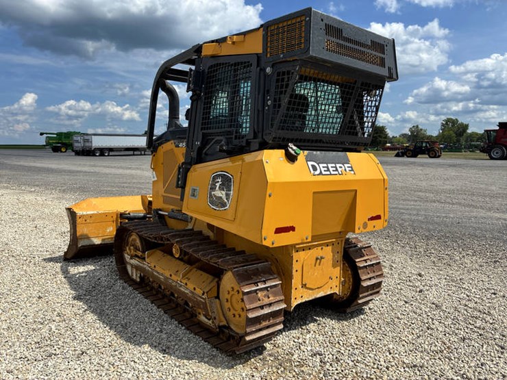 2022-john-deere-450-image-8