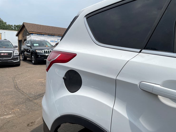 2015-ford-escape-se-image-43