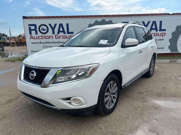 2013-nissan-pathfinder-image-1
