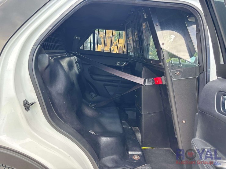 2018-ford-explorer-image-17