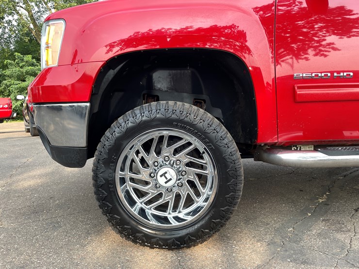 2012-gmc-2500-image-12