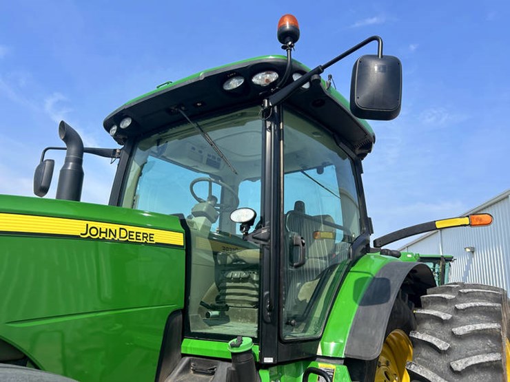 2012-john-deere-8285r-image-38