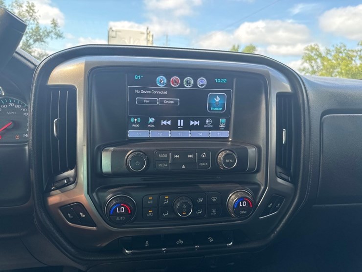 2017-chevrolet-silverado-image-28
