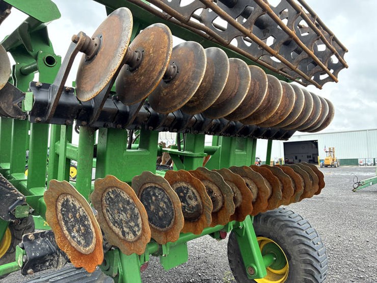 2020-john-deere-2680h-image-37
