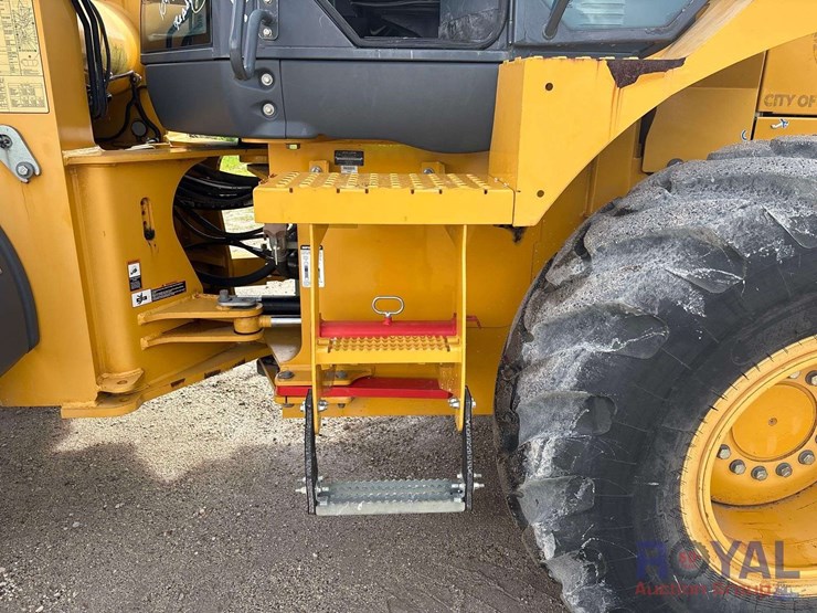 2018-deere-524k-image-6
