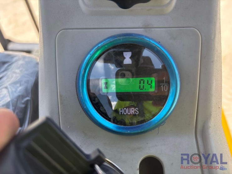 unused-2025-cfg-qk18r-mini-excavator-image-8