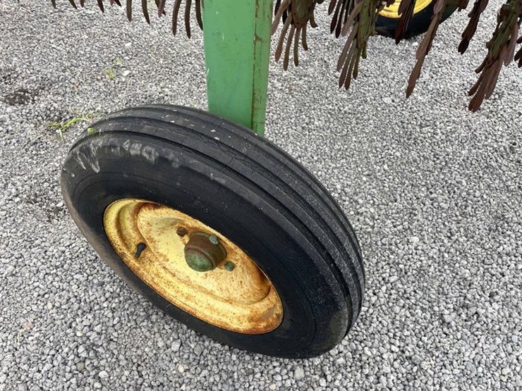 john-deere-400-image-5