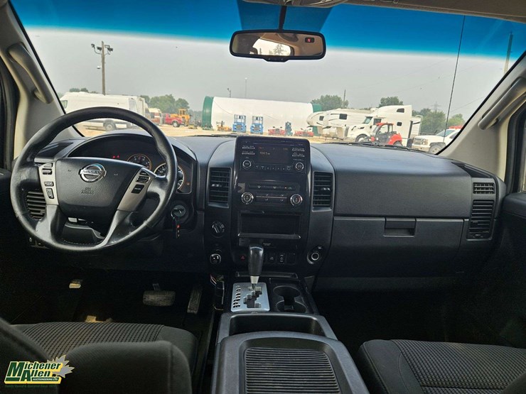 2014-nissan-titan-image-26
