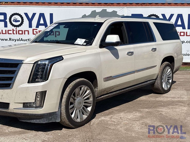 2015-cadillac-escalade-esv-platinum-image-2