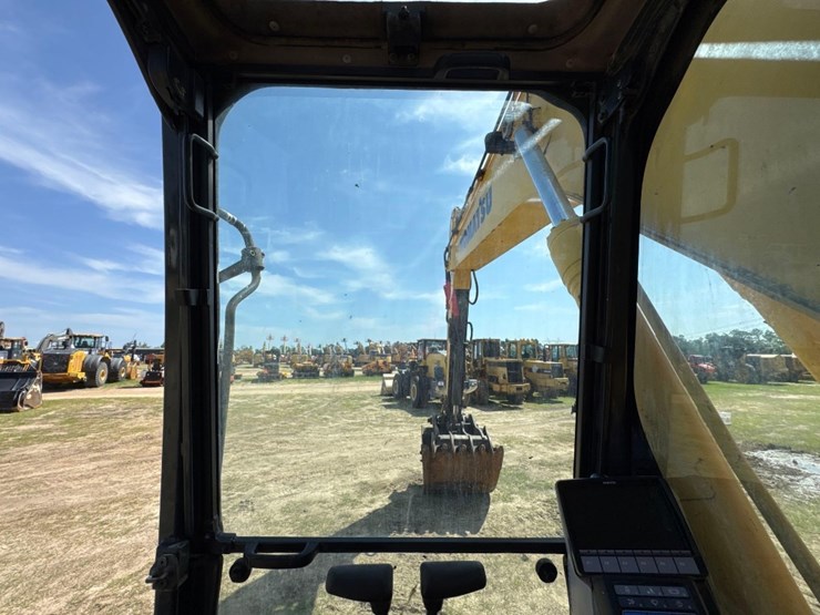 2016-komatsu-pc210-lc-11-image-24