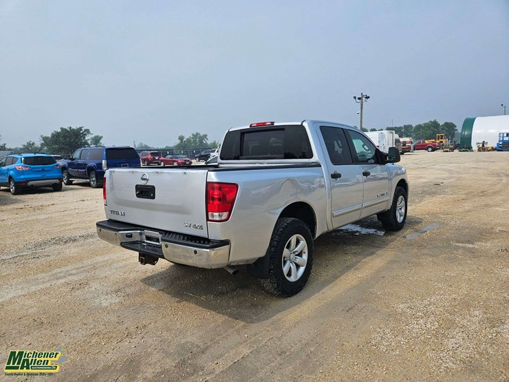2014-nissan-titan-image-6