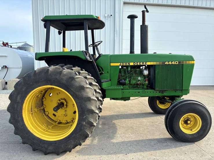 1982-john-deere-4440-image-4