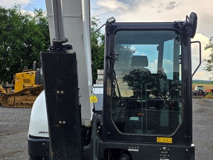 2022-bobcat-e88-image-40
