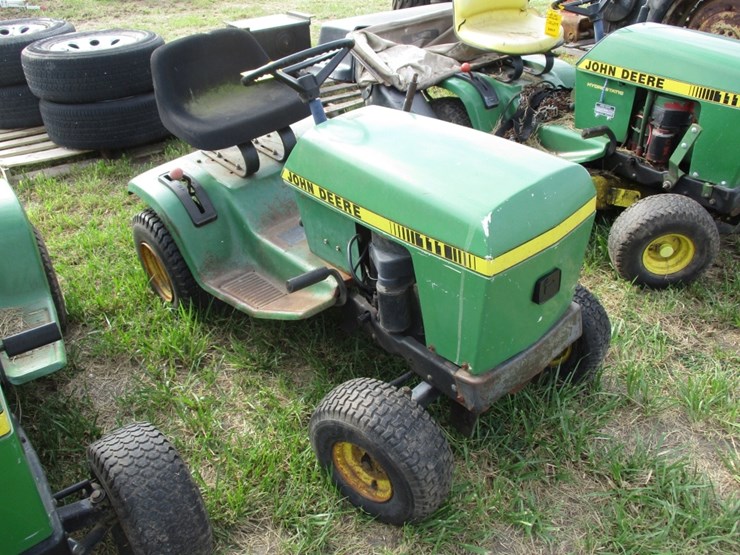 john-deere-110-image-1