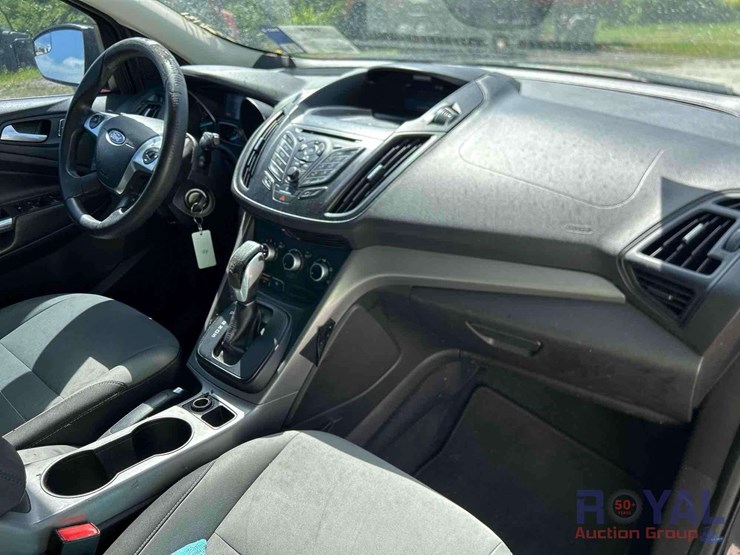 2015-ford-escape-image-40