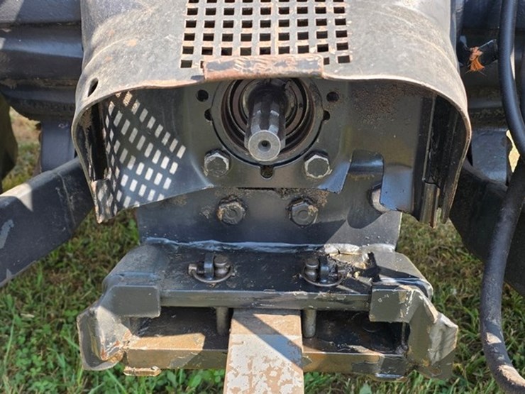 new-holland-ts100-image-22