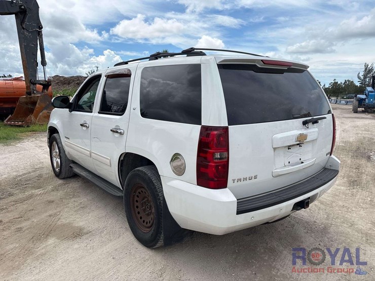 2010-chevrolet-tahoe-image-3